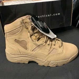 511 Taclite 6” Men’s Boots, 7.5 R, coyote suede mesh.